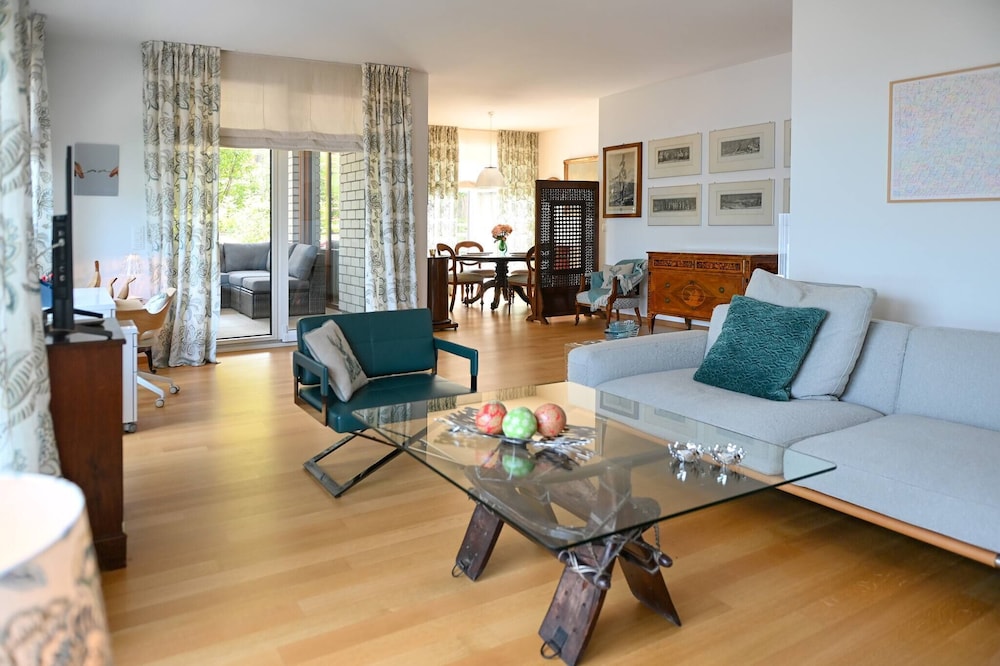 One & Only Lake View Apartment, Foto 44