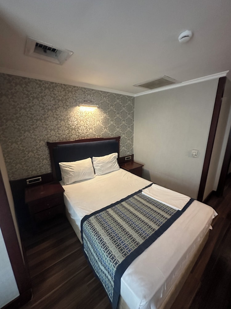Economy Double Room, Smoking, City View photo 2