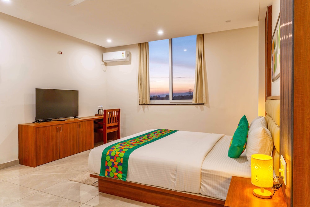 Deluxe Room - Photo 8