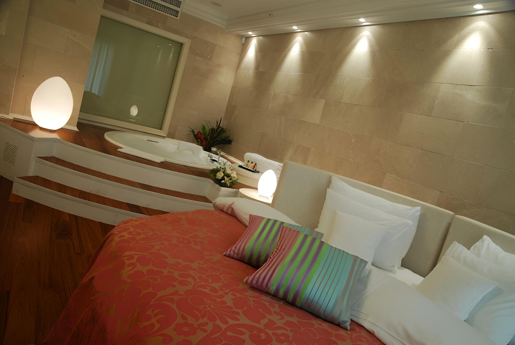 Deluxe Suite (Wellness) - Photo 2