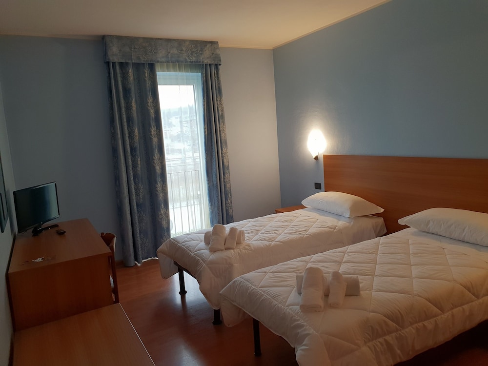 Single Room photo 2