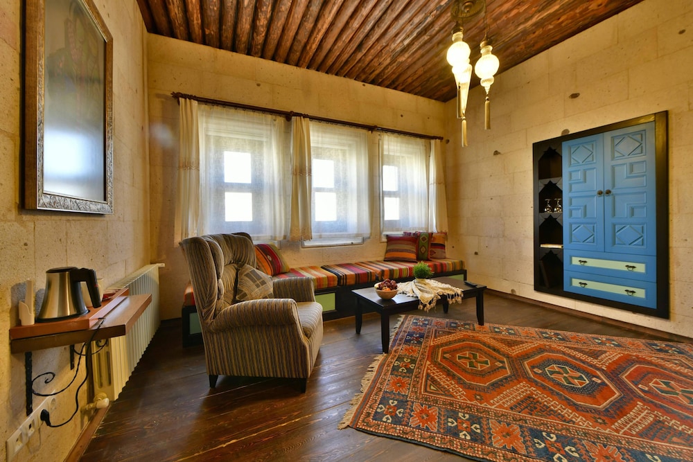 Deluxe Room (Cave) - Photo 4