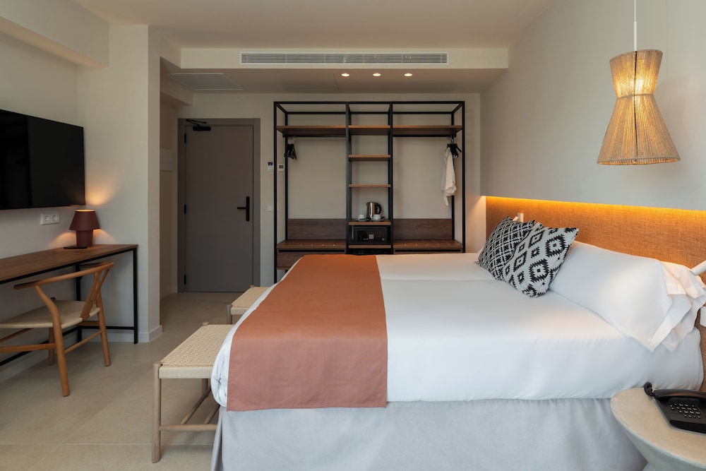 Double Room, Balcony (Magnus)(2 adults)