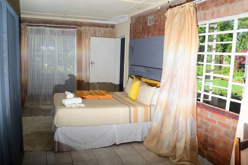 Traditional Double Room, Garden View photo 3