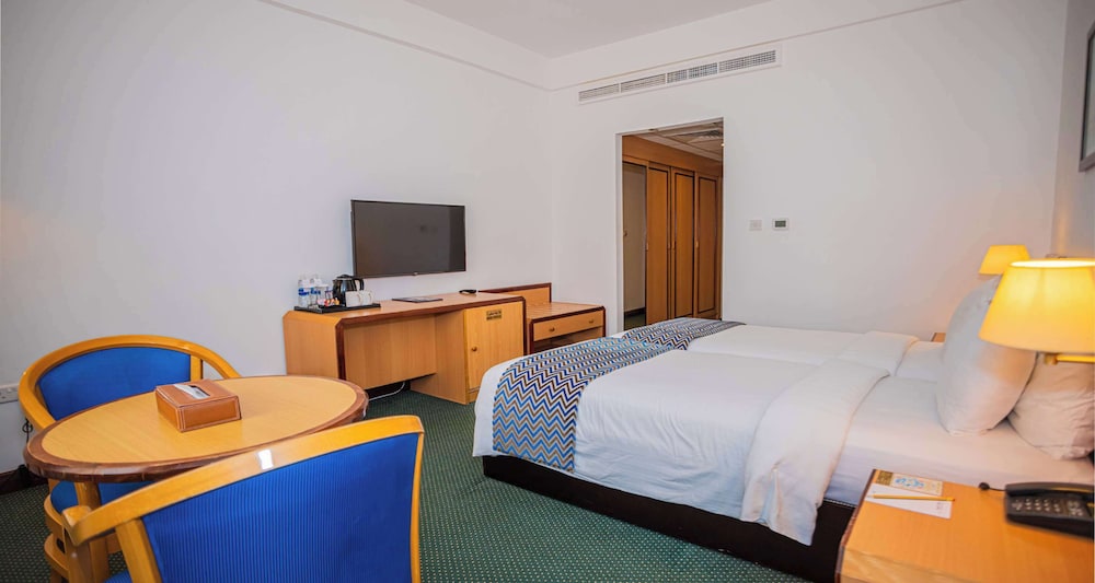 Standard Room, 2 Twin Beds, Non Smoking - Photo 3