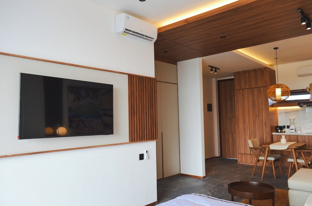 Comfort Studio, 1 King Bed, Kitchen