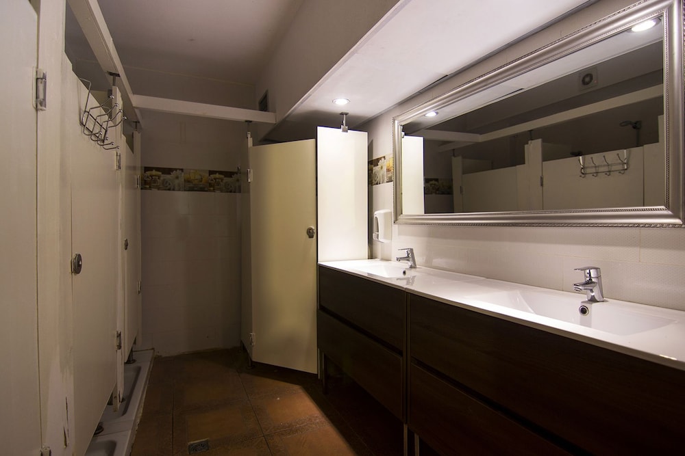 Quadruple Room, Shared Bathroom photo 2