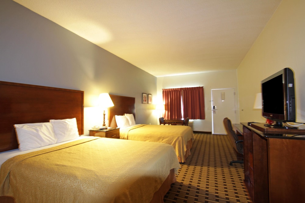 Room, 2 Queen Beds, Non Smoking photo 3