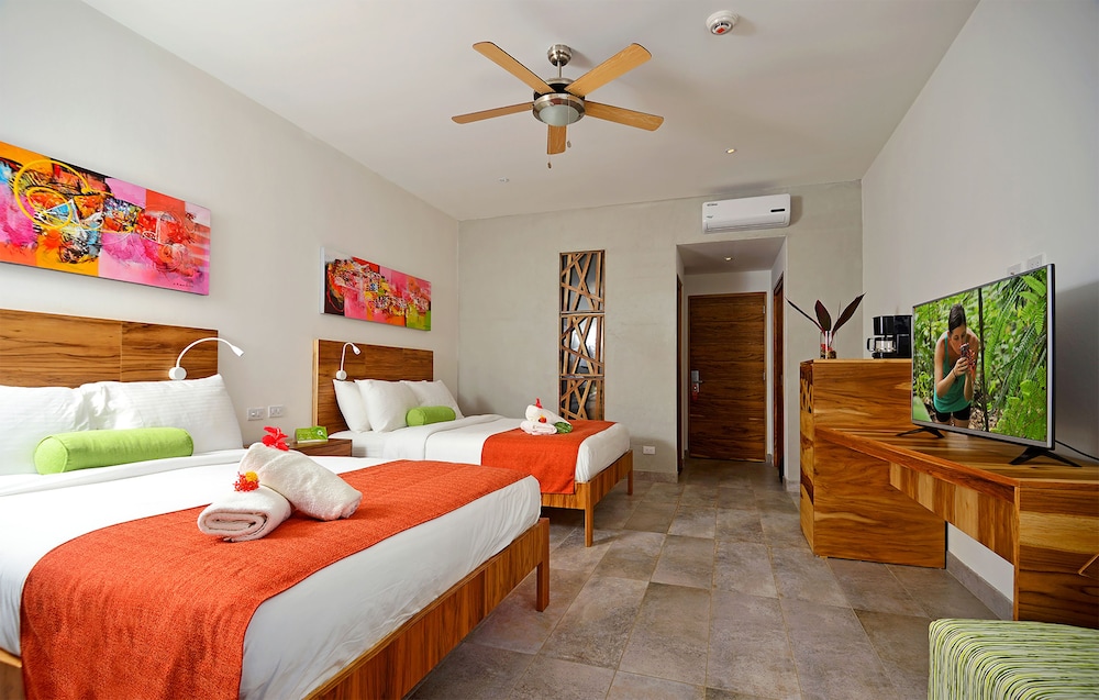 Garden View Deluxe Room 2 Double Bed photo 2