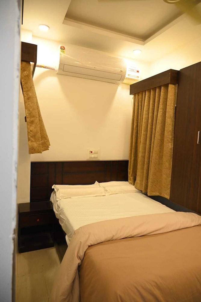 Deluxe Bed Non AC Room photo 2