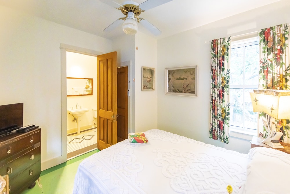 Comfort Room (Turner)