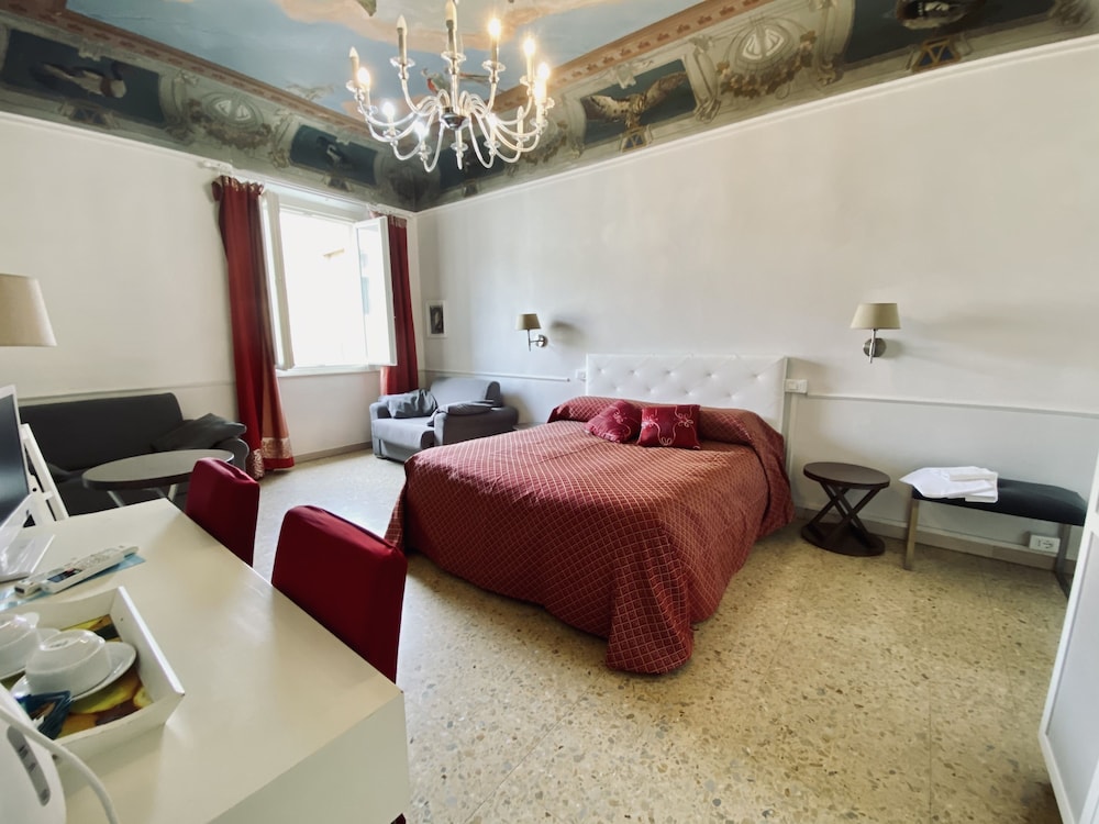 Superior Triple Room, 1 Queen Bed