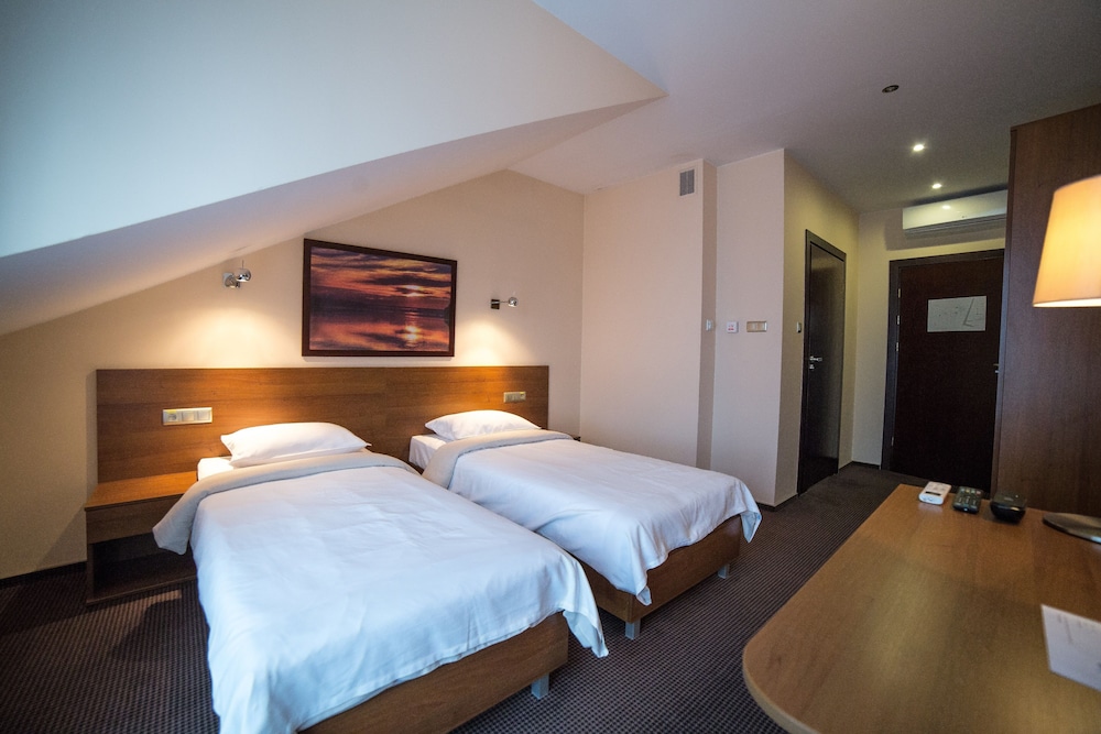 Comfort Twin Room photo 3