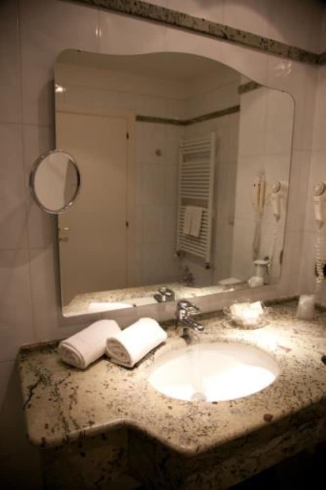 Standard Double Room - Photo 3