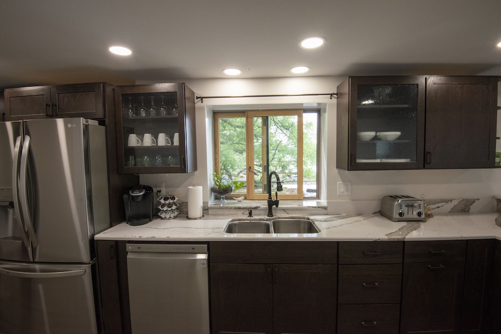 Apartment, Private Bathroom, Lake View (Lower Unit) photo 3