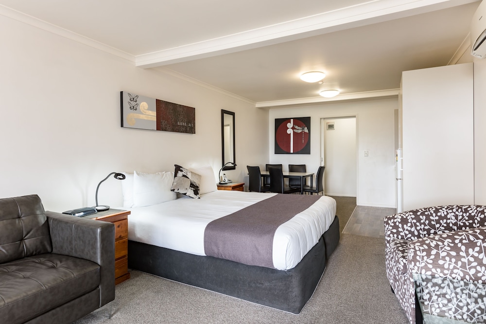 Deluxe Suite, 1 Bedroom, Non Smoking, Jetted Tub photo 3
