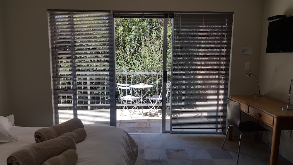 Business Studio, 1 Queen Bed, Kitchenette, City View photo 3