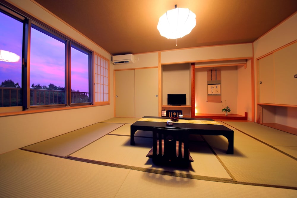 Japanese Western Style Room, Smoking photo 2