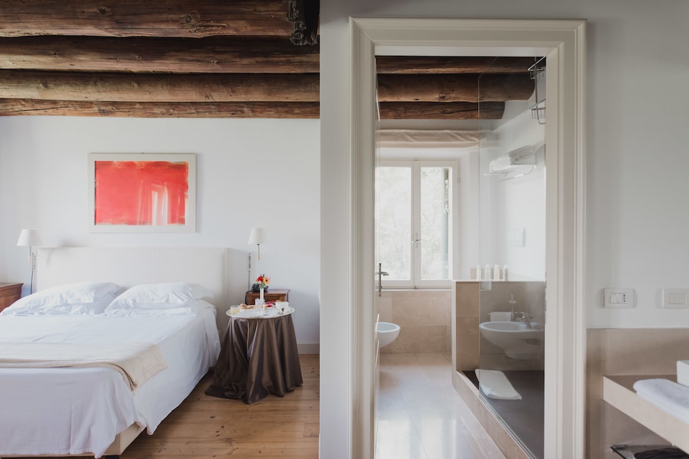 Premium Double Room photo 3