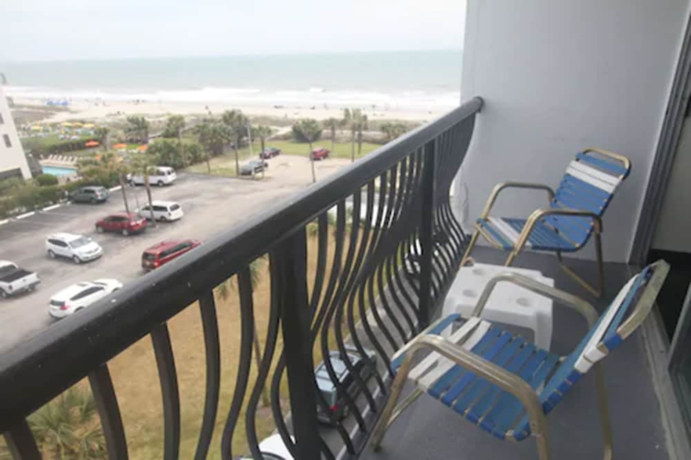 Standard Room, 2 Double Beds, Kitchenette, Partial Ocean View photo 3