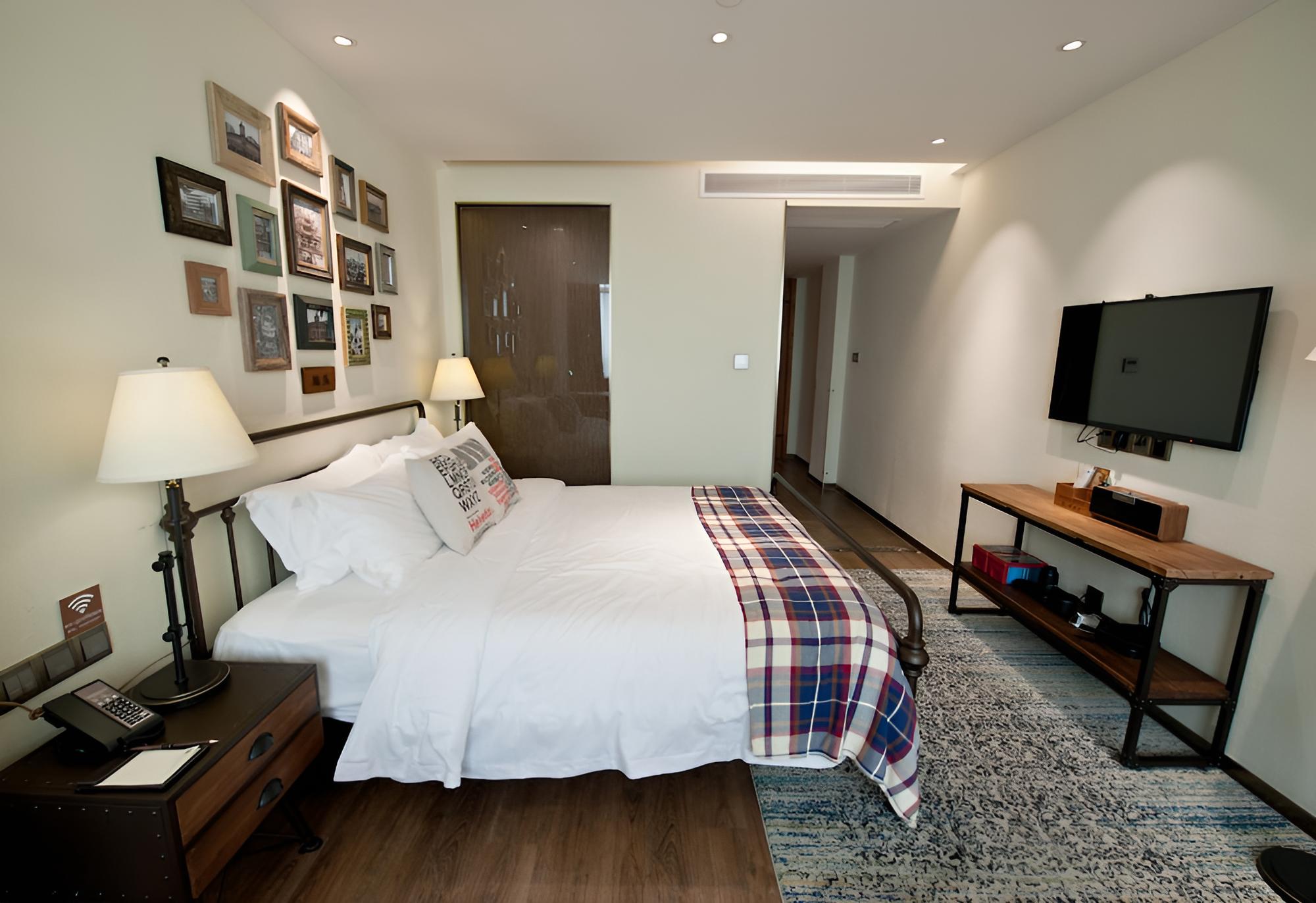 Victoria Double Room
