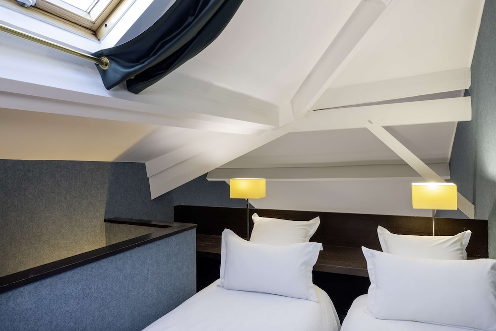Family Room, Multiple Beds, Non Smoking (Larger Room;with Extra Bed) photo 3