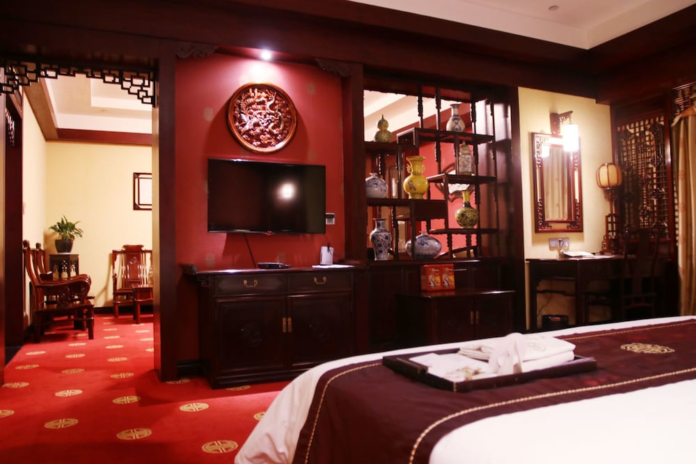 Deluxe Suite photo 2