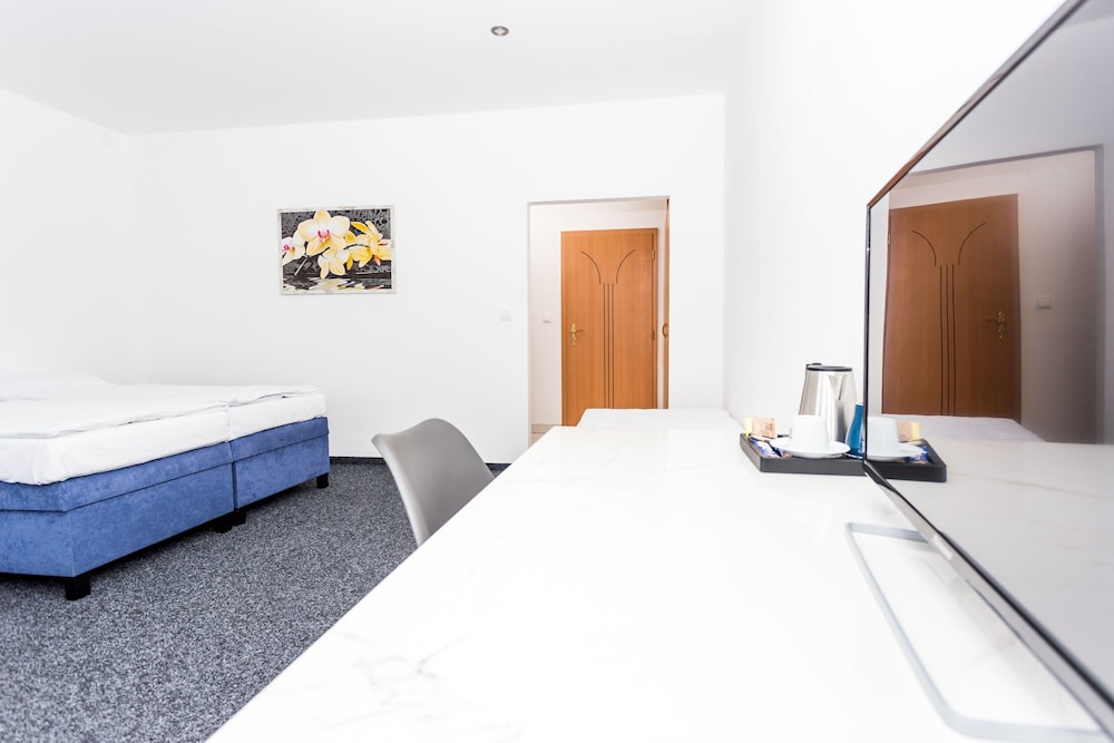 Standard Double Room, 1 King Bed (+ Extra Bed)