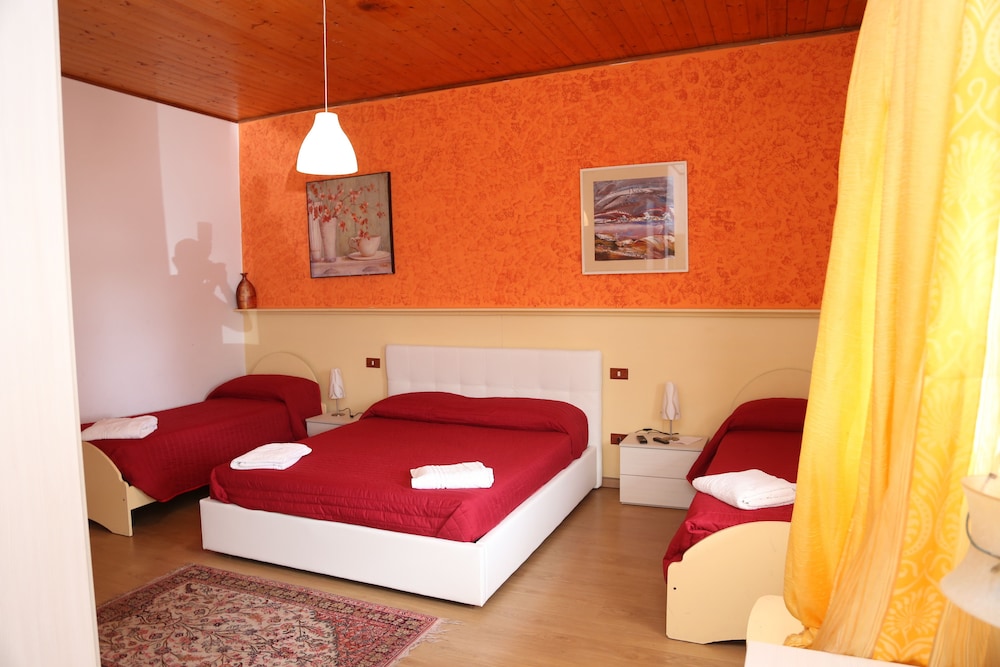 Standard Double Room photo 2