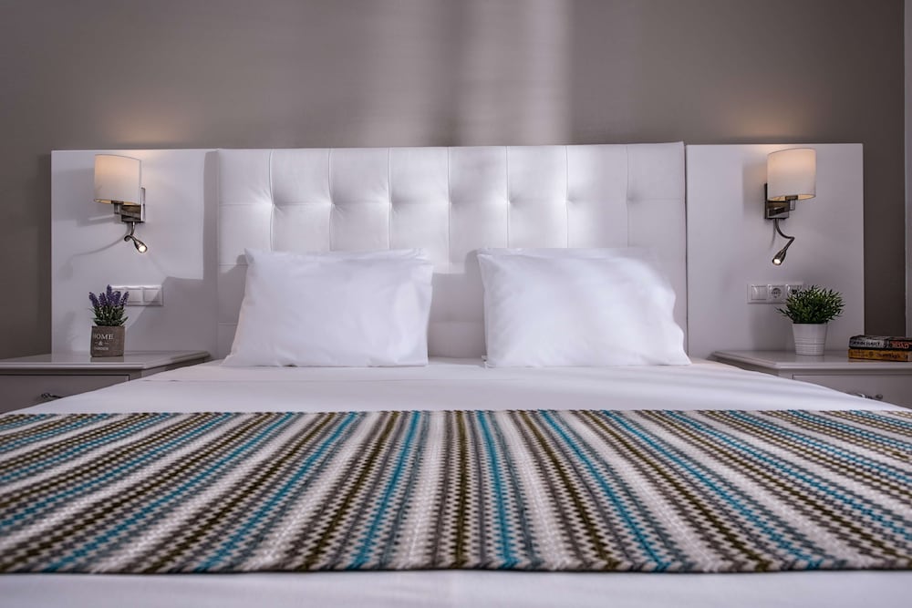 Standard Double or Twin Room, Garden View - Photo 3