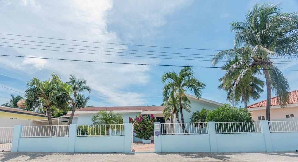 Villa photo 3