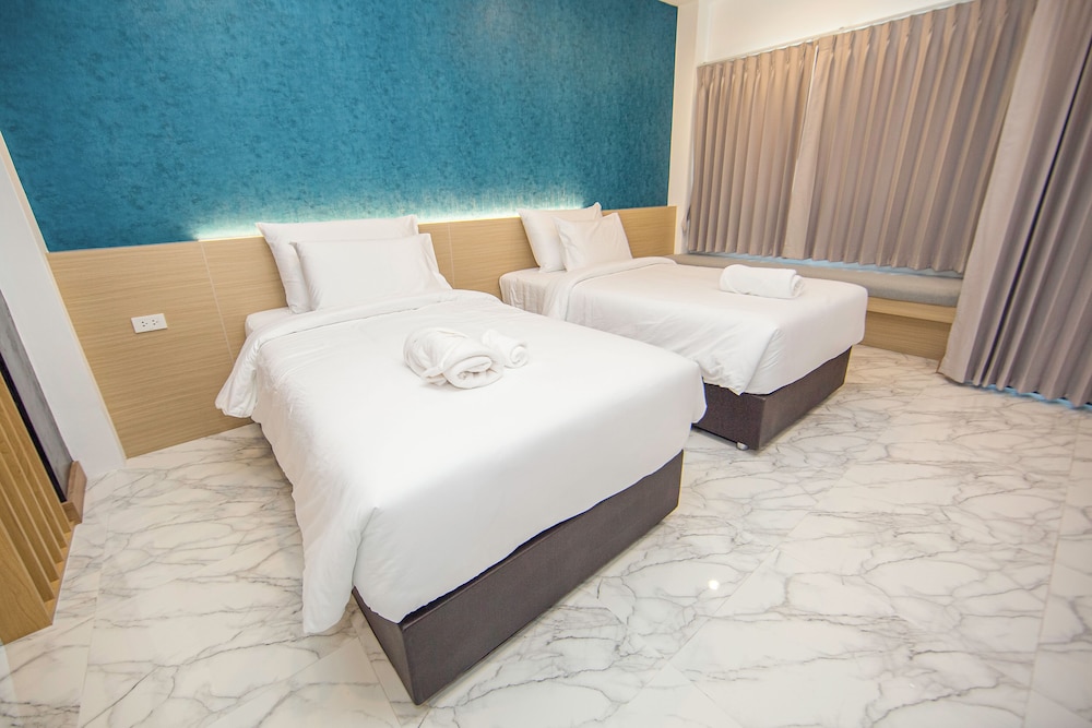 Premier Twin Room - Photo 6