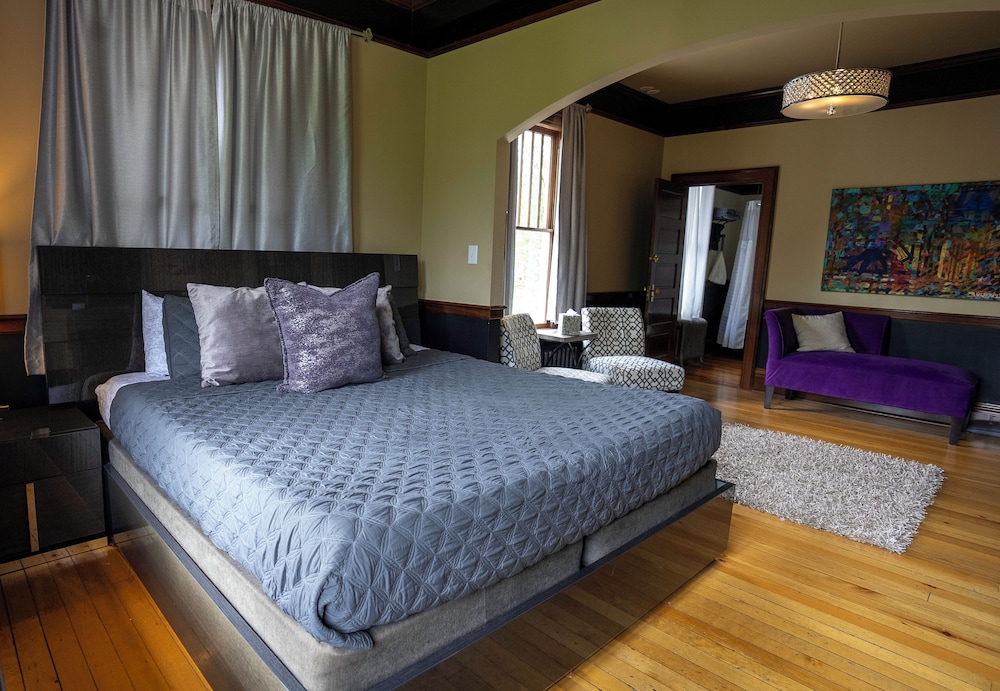 North Travelers King Suite
