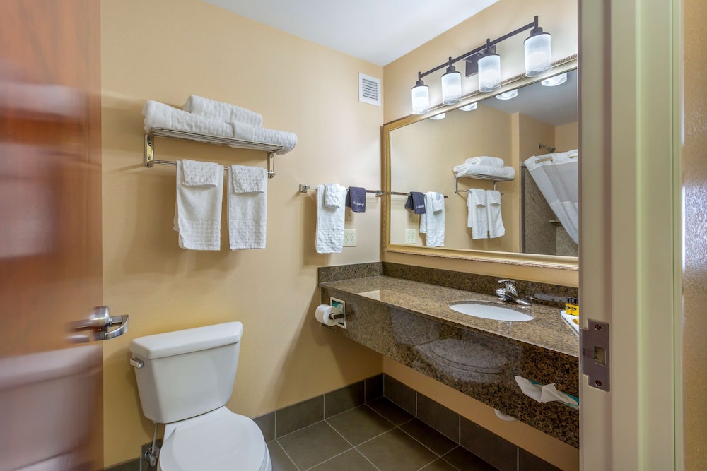 Suite, Multiple Beds, Non Smoking, Refrigerator & Microwave (with Sofabed)