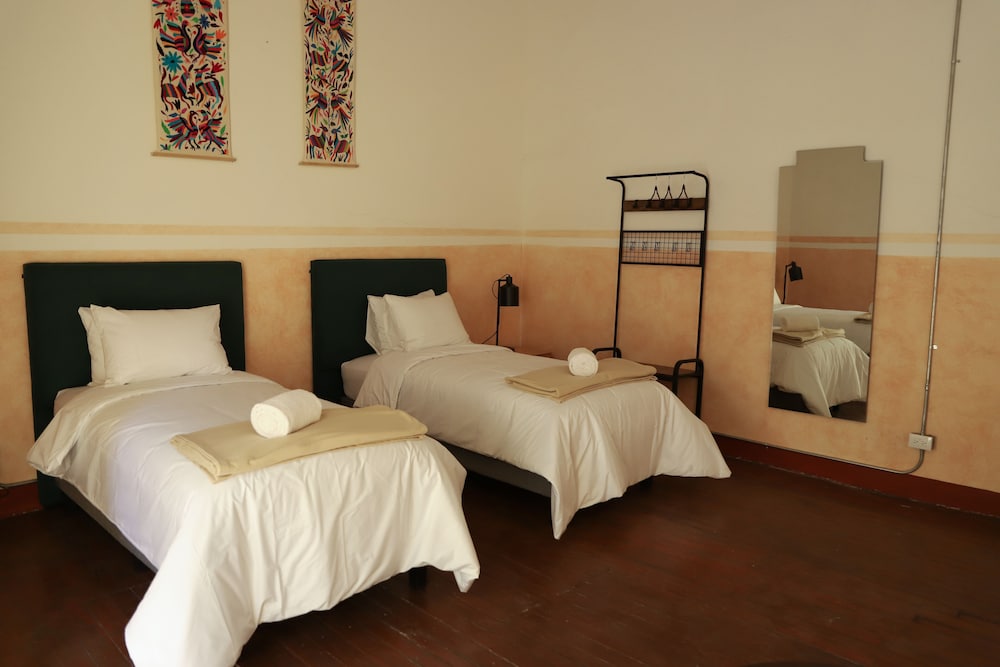 Studio, 2 Twin Beds - Photo 5