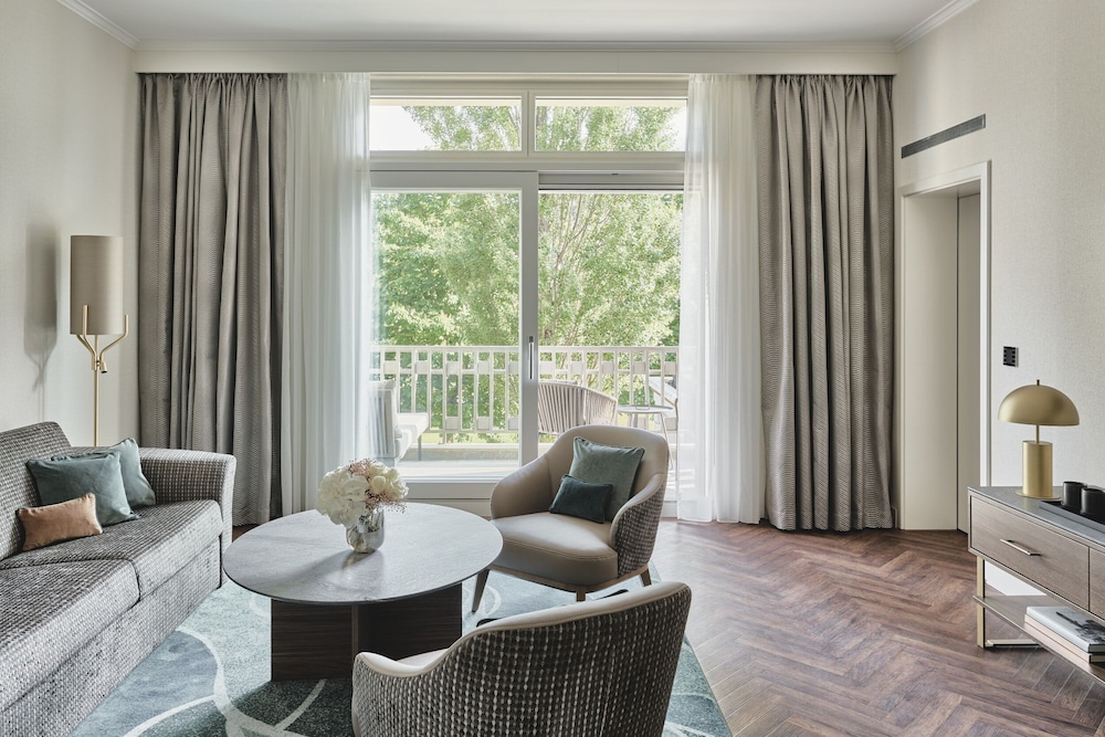 Suite (Grand Deluxe) - Photo 1