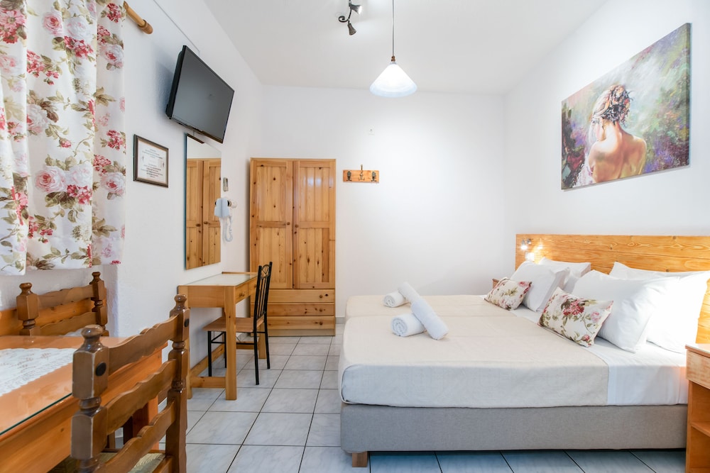 Comfort Room (Semi basement, shared veranda)