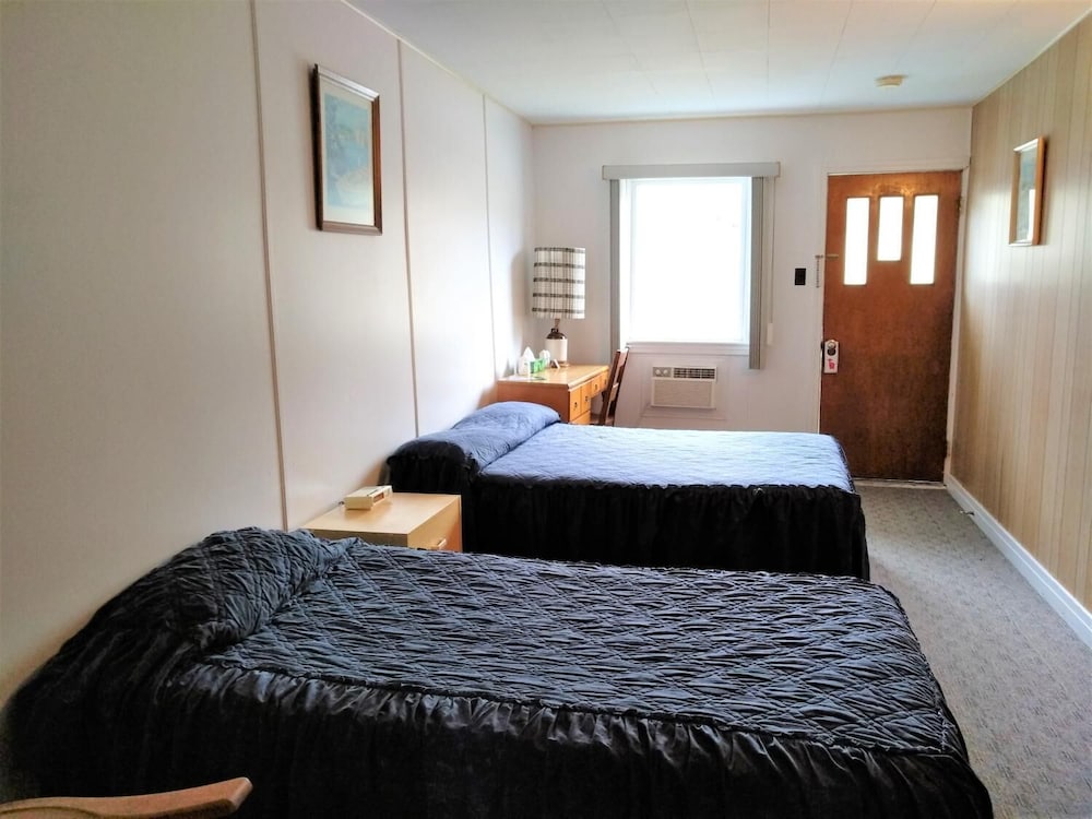 Basic Triple Room photo 1