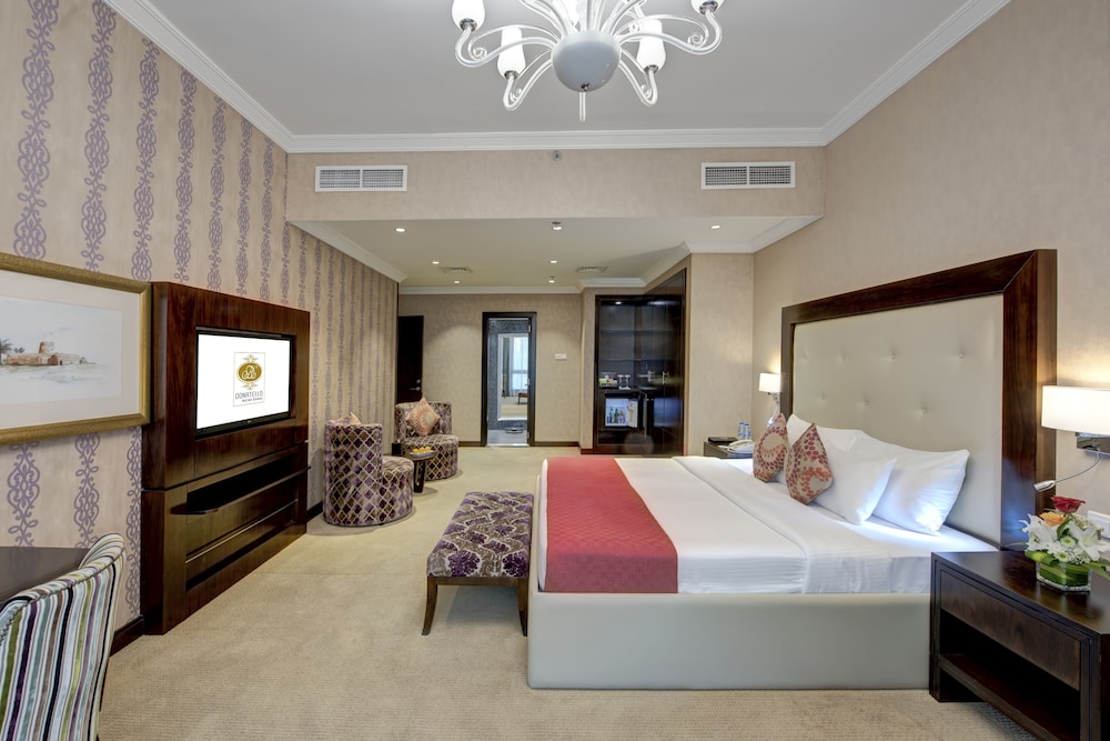Deluxe Room (King) - Photo 1