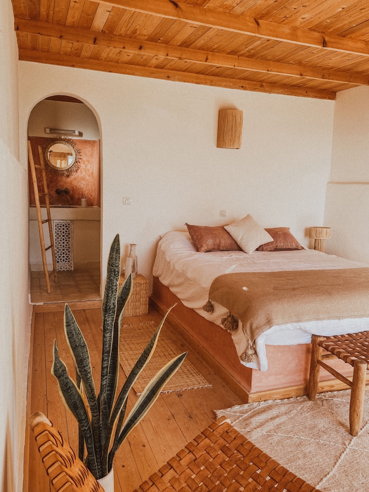 Basic Bungalow photo 1