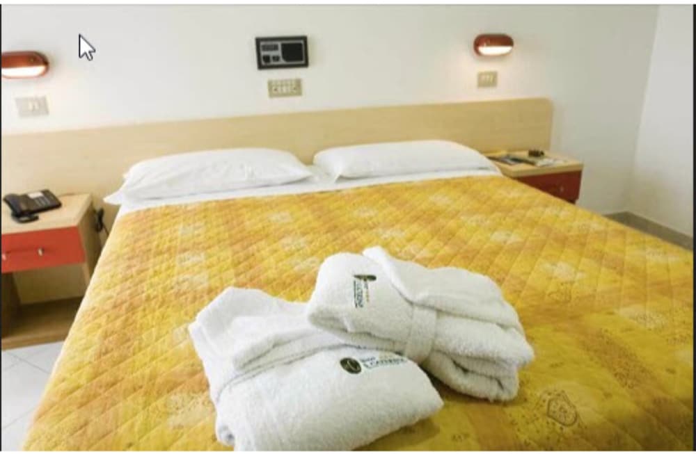 Classic Double or Twin Room, 1 Bedroom, Balcony photo 2