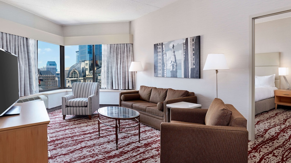Junior Suite, 1 King Bed, Accessible, Non Smoking photo 1