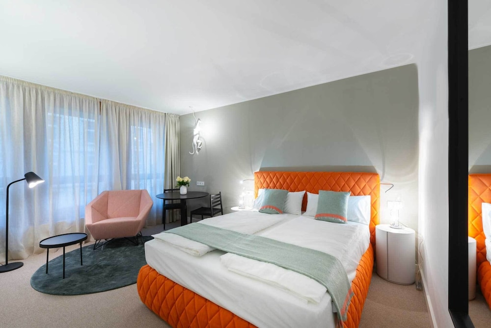 Comfort Suite photo 2