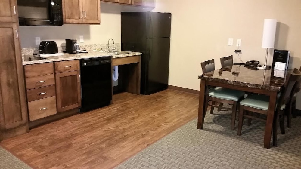 Suite, 1 King Bed (Extended Stay) photo 2