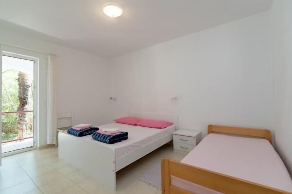 Apartment (Apartments Boguvila - Two-Bedroom Bas) photo 3