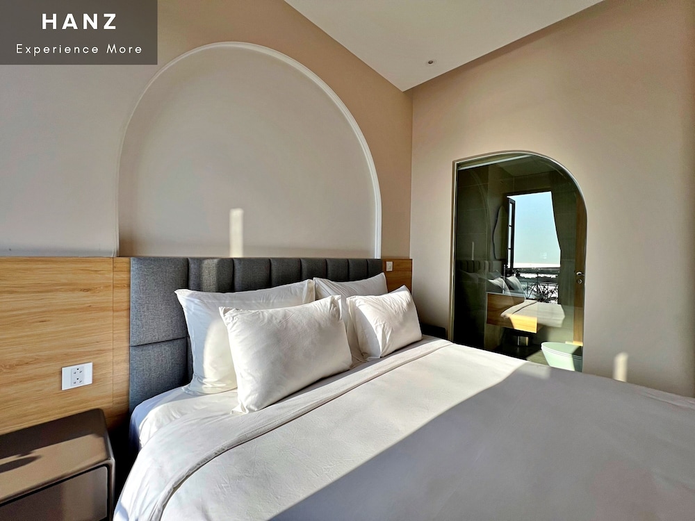 Deluxe Double Room, 1 Queen Bed, Balcony, Sea View photo 3