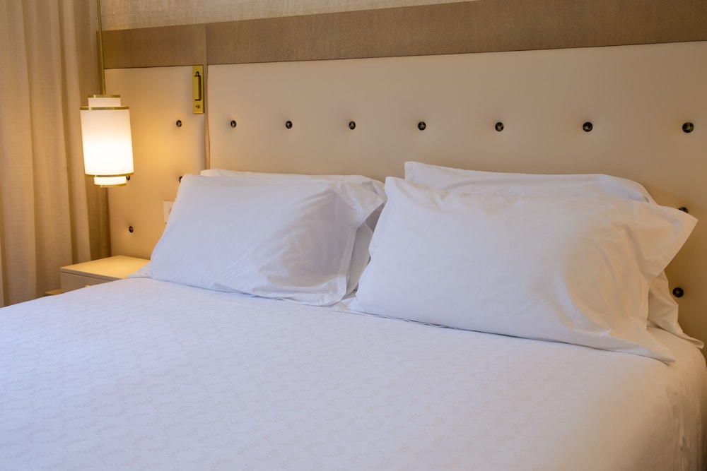 Deluxe Double or Twin Room - Photo 2