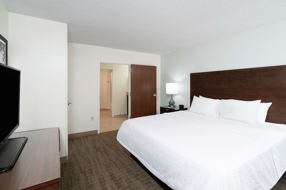 Room, 1 King Bed, Accessible, Bathtub photo 3