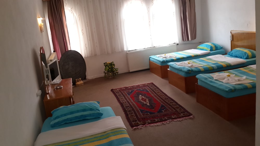 Economy Quadruple Room