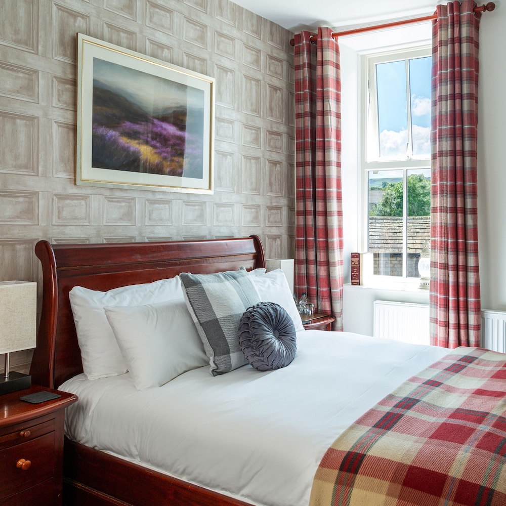 Business Double Room, Ensuite (Heathcliff)